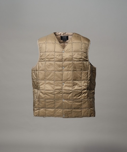 MAISON SPECIAL(メゾンスペシャル)の「《UNISEX》【TAION/タイオン】Vネックボタン インナーダウンベスト【MAISON SPECIAL/メゾンスペシャル】(ダウンベスト・メンズ・チャコールグレー/カーキ/ブラック/ライトグレー・0/1/3/2)」の4枚目の写真