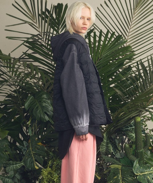 MAISON SPECIAL(メゾンスペシャル)の「《UNISEX》【TAION/タイオン】Vネックボタン インナーダウンベスト【MAISON SPECIAL/メゾンスペシャル】(ダウンベスト・メンズ・チャコールグレー/カーキ/ブラック/ライトグレー・0/1/3/2)」の7枚目の写真