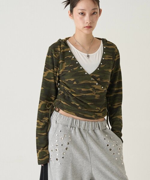 WHO'S WHO gallery(フーズフーギャラリー)の「STUDS RIB WRAP HOODIE(パーカー・レディース・オフホワイト/ブラック/グレー/チャコールグレー/カーキ・FREE)」の5枚目の写真