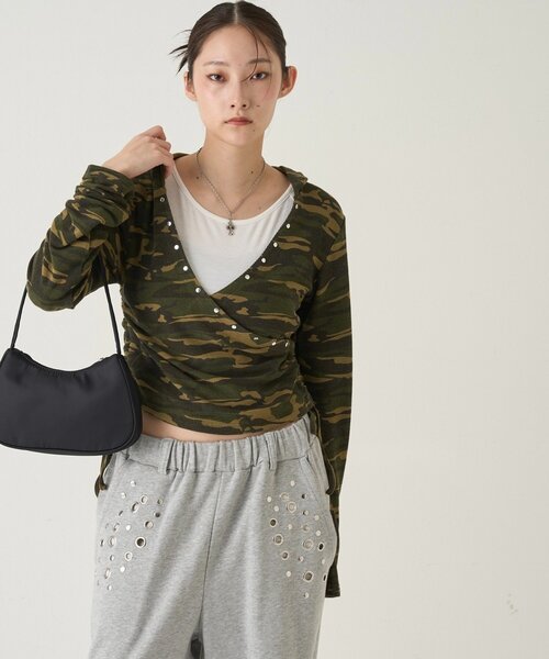 WHO'S WHO gallery(フーズフーギャラリー)の「STUDS RIB WRAP HOODIE(パーカー・レディース・オフホワイト/ブラック/グレー/チャコールグレー/カーキ・FREE)」の20枚目の写真