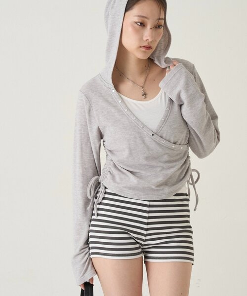 WHO'S WHO gallery(フーズフーギャラリー)の「STUDS RIB WRAP HOODIE(パーカー・レディース・オフホワイト/ブラック/グレー/チャコールグレー/カーキ・FREE)」の4枚目の写真