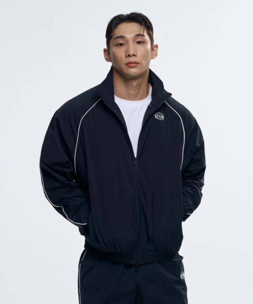 TOLANCE(トランス)の「パイピングトラックスポーティジャケット(ジャージ・メンズ・ブラック・MEDIUM/LARGE/X-LARGE/2XL)」の6枚目の写真