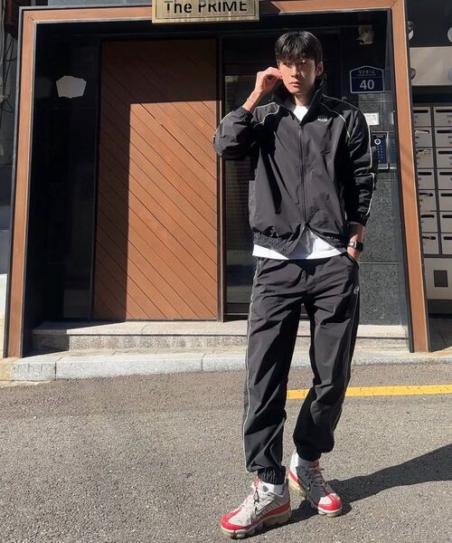 TOLANCE(トランス)の「パイピングトラックスポーティジャケット(ジャージ・メンズ・ブラック・MEDIUM/LARGE/X-LARGE/2XL)」の2枚目の写真