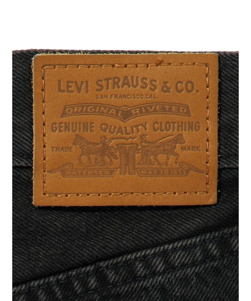 Levi's(リーバイス)の「Levi's/リーバイス RIBCAGE ショーツ ブラック(デニムパンツ・レディース・ブラック・28inch/27inch/25inch/26inch/24inch/23inch)」の8枚目の写真