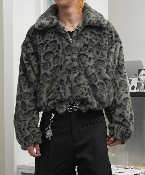 GLARE(グレア)の「【GLARE】レオパード クロップド ファーブルゾン / Leopard Cropped Fur Blouson(ブルゾン・メンズ・グレー/ブラウン・M/L)」の5枚目の写真