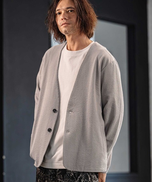 CAMBIO(カンビオ)の「mj11354- サッカーノーカラーカーデジャケット(CA04-61422)(ノーカラージャケット・メンズ・ブラック/グレイッシュベージュ・M/L/XL)」の2枚目の写真