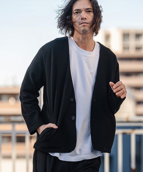 CAMBIO(カンビオ)の「mj11354- サッカーノーカラーカーデジャケット(CA04-61422)(ノーカラージャケット・メンズ・ブラック/グレイッシュベージュ・M/L/XL)」の1枚目の写真