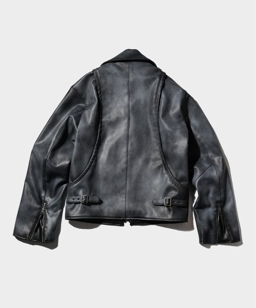 CAMPHOR WOOD(カンファーウッド)の「FADED SHORT LENGTH PU-LEATHER JACKET / フェードショート丈PUレザージャケット(ライダースジャケット・メンズ・ダークブラウン/スミクロ・LARGE/MEDIUM)」の4枚目の写真
