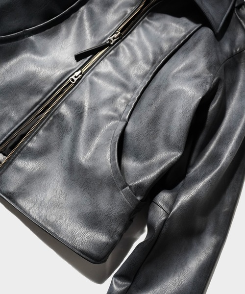 CAMPHOR WOOD(カンファーウッド)の「FADED SHORT LENGTH PU-LEATHER JACKET / フェードショート丈PUレザージャケット(ライダースジャケット・メンズ・ダークブラウン/スミクロ・LARGE/MEDIUM)」の20枚目の写真