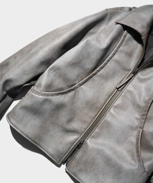 CAMPHOR WOOD(カンファーウッド)の「FADED SHORT LENGTH PU-LEATHER JACKET / フェードショート丈PUレザージャケット(ライダースジャケット・メンズ・ダークブラウン/スミクロ・LARGE/MEDIUM)」の13枚目の写真