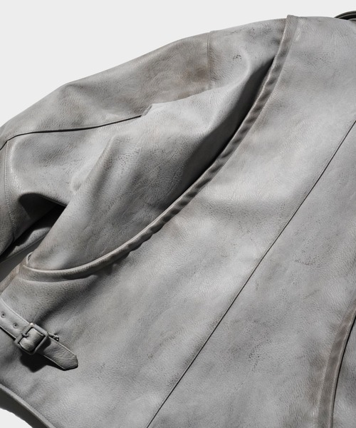 CAMPHOR WOOD(カンファーウッド)の「FADED SHORT LENGTH PU-LEATHER JACKET / フェードショート丈PUレザージャケット(ライダースジャケット・メンズ・ダークブラウン/スミクロ・LARGE/MEDIUM)」の8枚目の写真