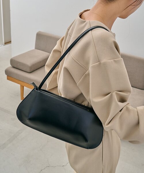 CAPRICIEUX LE'MAGE(カプリシューレマージュ)の「2ルームミニマルワイドバッグ(ショルダーバッグ・レディース・ブラック/キャメル・FREE)」の3枚目の写真