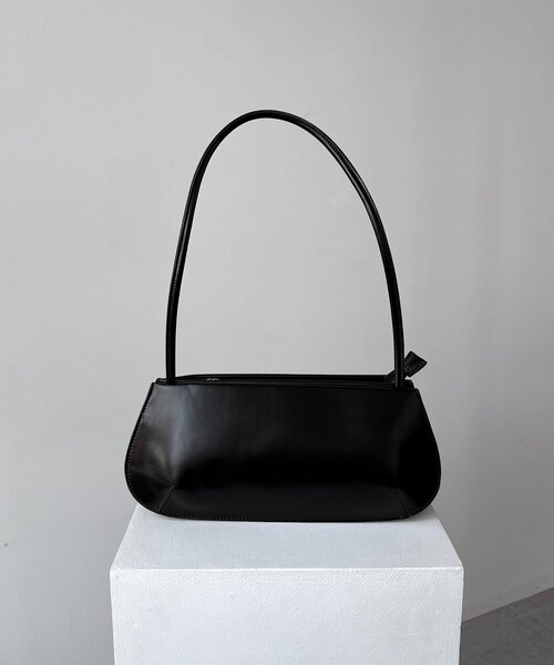 CAPRICIEUX LE'MAGE(カプリシューレマージュ)の「2ルームミニマルワイドバッグ(ショルダーバッグ・レディース・ブラック/キャメル・FREE)」の4枚目の写真