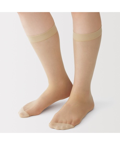 無印良品（ムジルシリョウヒン）の「婦人　ソフトタイプ・１７デニール　ひざ下丈ストッキング（３足組）（タイツ/ストッキング・レディース・ベージュ系1/ベージュ系・23-25cm）」の6枚目の写真