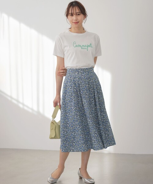 組曲(クミキョク)の「ロゴ刺繍 Tシャツ(Tシャツ/カットソー・レディース・ライトグレー系/ホワイト系・2/3)」の3枚目の写真