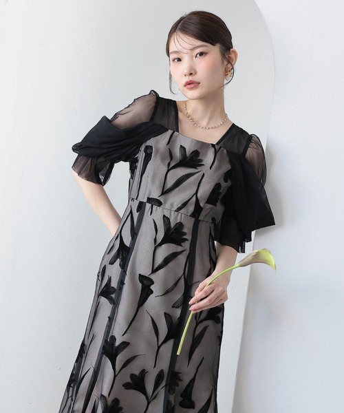 Kana(カナ)の「フロッキーレースオフショルダー風スリーブAラインワンピースドレス パーティー 結婚式 お呼ばれ オケージョン(ドレス・レディース・ブラウン/ブラック/ネイビー・M)」の5枚目の写真