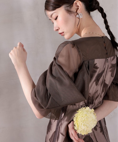 Kana(カナ)の「フロッキーレースオフショルダー風スリーブAラインワンピースドレス パーティー 結婚式 お呼ばれ オケージョン(ドレス・レディース・ブラウン/ブラック/ネイビー・M)」の17枚目の写真