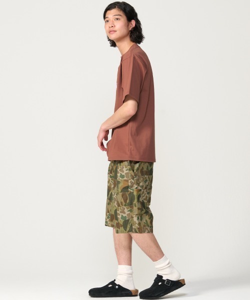 KRIFF MAYER(クリフメイヤー)の「【接触冷感・汗染み防止・防汚・吸水速乾】ウェットプロテクトポケTシャツ(クリフラビット)(Tシャツ/カットソー・メンズ・オフホワイト/ブラック/ブラウン/セージグリーン/グレー・X-LARGE/LARGE/MEDIUM)」の8枚目の写真