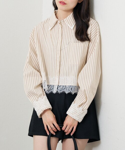 mystic（ミスティック）の「ストライプ裾レースシャツ（シャツ/ブラウス・レディース・ブルー/ベージュ・FREE）」の2枚目の写真