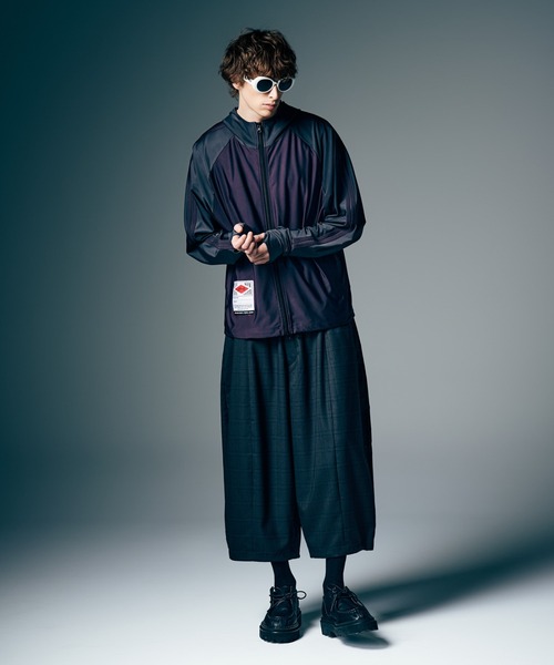 glamb(グラム)の「Rash Guard Hood Jersey / ラッシュガードフードジャージ(ジャージ・メンズ・ブラック/ワイン・S/M/L)」の14枚目の写真