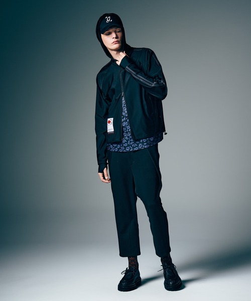 glamb(グラム)の「Rash Guard Hood Jersey / ラッシュガードフードジャージ(ジャージ・メンズ・ブラック/ワイン・S/M/L)」の13枚目の写真