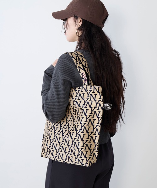 BINDU（ビンドゥー）の「【BINDU】ジャカードアウトステッチトートバッグ- JNY JQ SMALL REVERSE TOTE（トートバッグ・レディース・マルチ・FREE）」の4枚目の写真