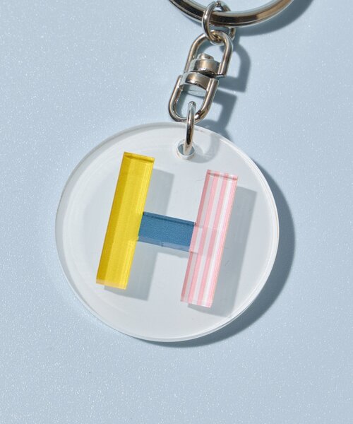 BIRTHDAY BAR（バースデイバー）の「Kindly Yours イニシャルキーチャーム（キーホルダー・レディース・グリーン/ホワイト/オレンジ/イエロー/パープル/ブルー・0）」の8枚目の写真