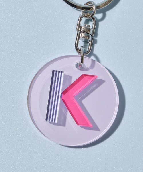 BIRTHDAY BAR（バースデイバー）の「Kindly Yours イニシャルキーチャーム（キーホルダー・レディース・グリーン/ホワイト/オレンジ/イエロー/パープル/ブルー・0）」の16枚目の写真