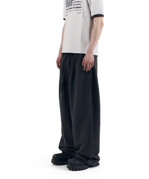 AAKAM(アーカム)の「Side Damaged Sweatpants (Dark Gray)(スウェットパンツ・レディース・その他・1/2)」の1枚目の写真