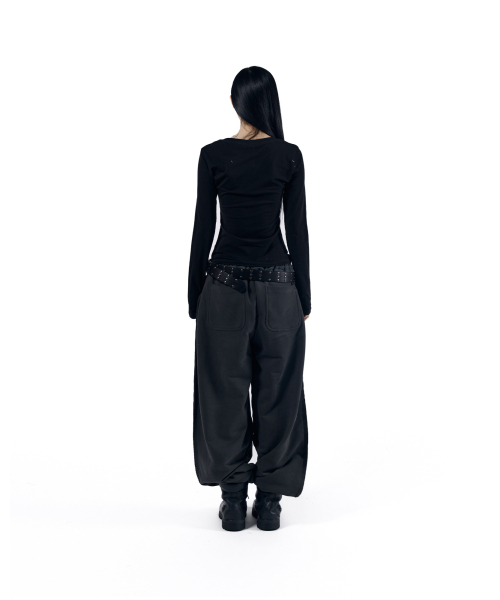 AAKAM(アーカム)の「Side Damaged Sweatpants (Dark Gray)(スウェットパンツ・レディース・その他・1/2)」の6枚目の写真