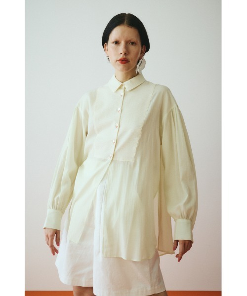 HeRIN.CYE(ヘリンドットサイ)の「Round hem shirt ラウンドヘムシャツ(シャツ/ブラウス・レディース・ブルー/オフホワイト/ブラック・FREE)」の2枚目の写真