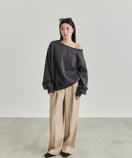 NUJOH（ヌゾ）の「One Shoulder Sweat Top / ワンショルダーウェットトップ（Tシャツ/カットソー・レディース・ブラック/ネイビー/ライトグレー/チャコールグレー・FREE）」の17枚目の写真