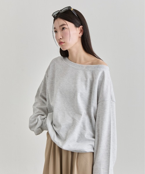 NUJOH（ヌゾ）の「One Shoulder Sweat Top / ワンショルダーウェットトップ（Tシャツ/カットソー・レディース・ブラック/ネイビー/ライトグレー/チャコールグレー・FREE）」の7枚目の写真