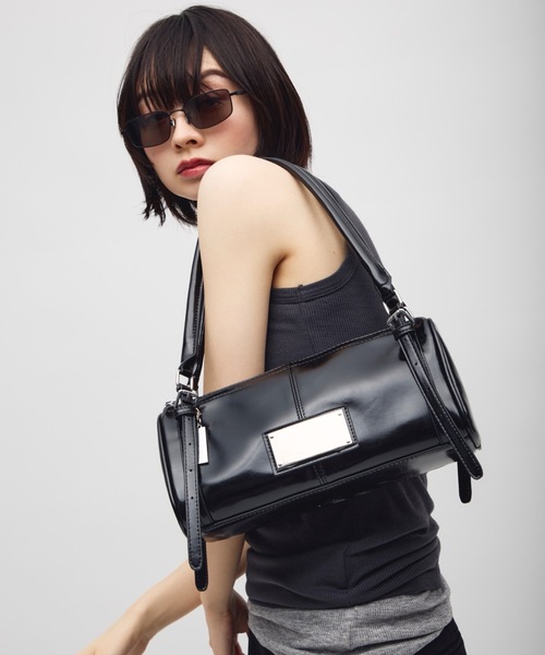 TONER（トナー）の「スクエアプレートスリムロングハンドバッグ/ロゴプレート付き（ショルダーバッグ・レディース・レッド/ブラウン/ブラック・FREE）」の9枚目の写真