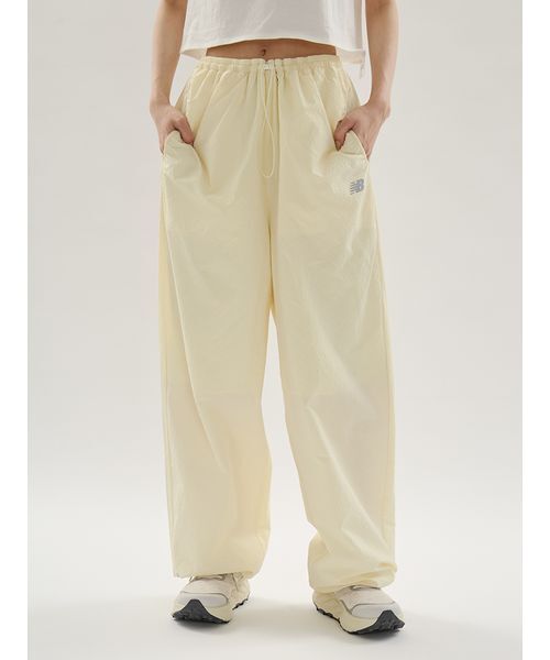 emmi（エミ）の「【New Balance for emmi】マルチファンクションイージーパンツ（その他パンツ・レディース・イエロー・S/M）」の4枚目の写真