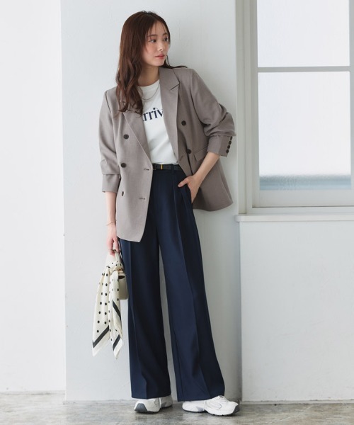 Pierrot（ピエロ）の「接触冷感リネンライクテーラードジャケット（テーラードジャケット・レディース・ライトベージュ/グレー系その他2/チャコール・L/M）」の6枚目の写真