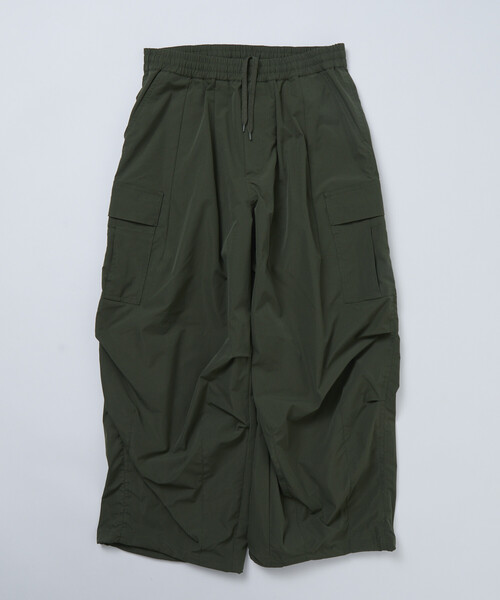 FREAK'S STORE（フリークスストア）の「限定展開 Quick Dry Fabric ワイドシルエット ポリリップクロス カーゴパンツ/UVカット/速乾（カーゴパンツ・メンズ・オリーブ/ブラック/チャコールグレー/ベージュ・SMALL/MEDIUM/LARGE）」の6枚目の写真