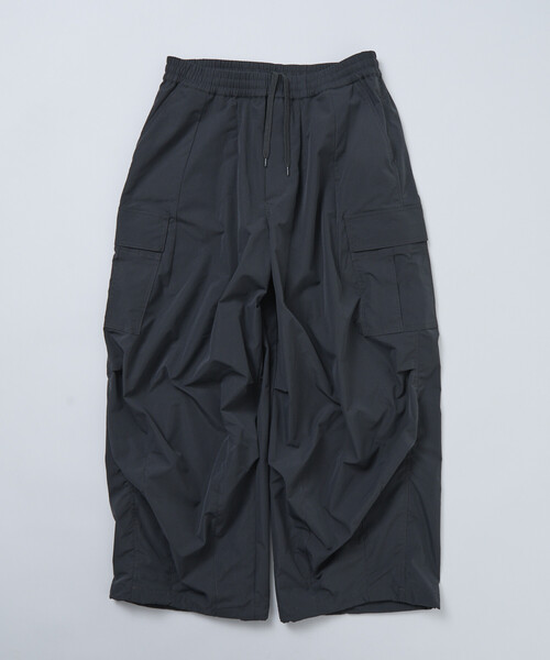 FREAK'S STORE(フリークスストア)の「限定展開 Quick Dry Fabric ワイドシルエット ポリリップクロス カーゴパンツ/UVカット/速乾(カーゴパンツ・メンズ・オリーブ/ブラック/チャコールグレー/ベージュ・SMALL/MEDIUM/LARGE)」の16枚目の写真