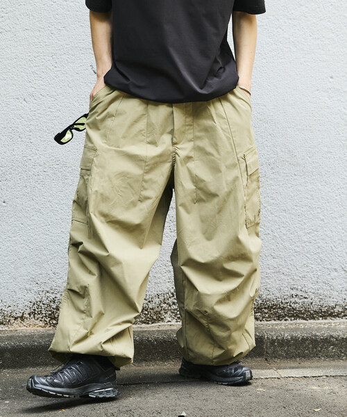 FREAK'S STORE(フリークスストア)の「限定展開 Quick Dry Fabric ワイドシルエット ポリリップクロス カーゴパンツ/UVカット/速乾(カーゴパンツ・メンズ・オリーブ/ブラック/チャコールグレー/ベージュ・SMALL/MEDIUM/LARGE)」の21枚目の写真