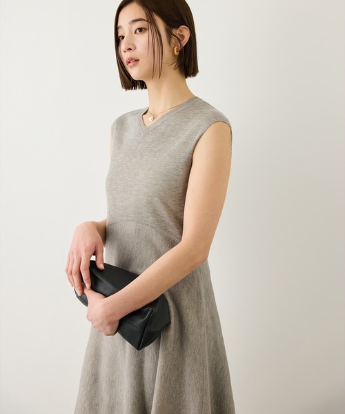 ROPE'（ロペ）の「LEVITA ニットワンピース/接触冷感・イージーケア（ワンピース・レディース・ネイビー/ベージュ・FREE）」の2枚目の写真