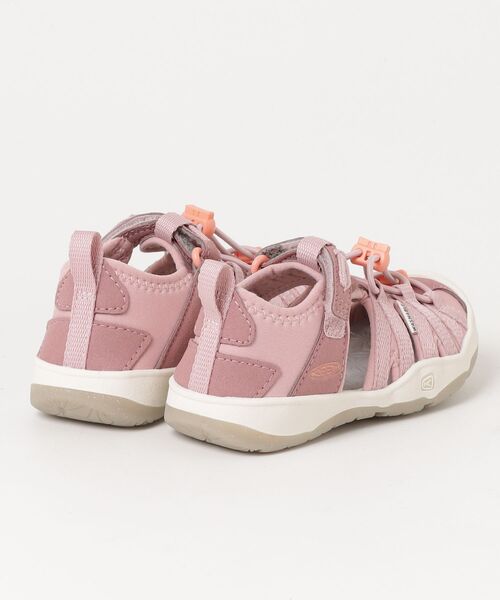 KEEN(キーン)の「MOXIE SANDAL / モキシー サンダル / キッズ サンダル(サンダル・キッズ・ライトピンク・15cm/16cm/17cm/18cm/18.5cm/19.5cm)」の2枚目の写真