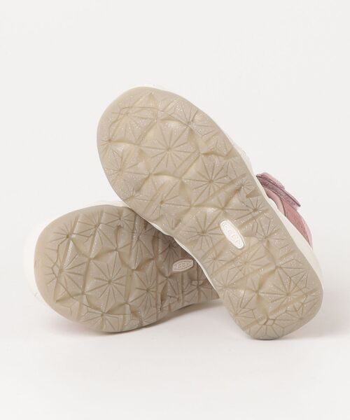 KEEN(キーン)の「MOXIE SANDAL / モキシー サンダル / キッズ サンダル(サンダル・キッズ・ライトピンク・15cm/16cm/17cm/18cm/18.5cm/19.5cm)」の3枚目の写真