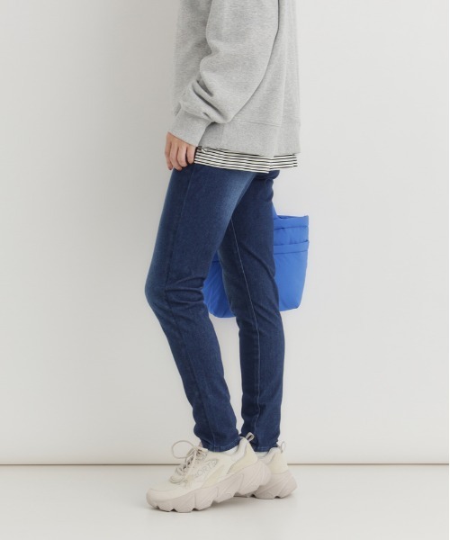 Right-on（ライトオン）の「【HONEYSUCKLE ROSE】ｎｏｂｅｅスキニーパンツ (ストレッチ / 美脚 / デニム)（デニムパンツ・レディース・ダークインディゴブルー・S/M/L/XL/XS）」の3枚目の写真