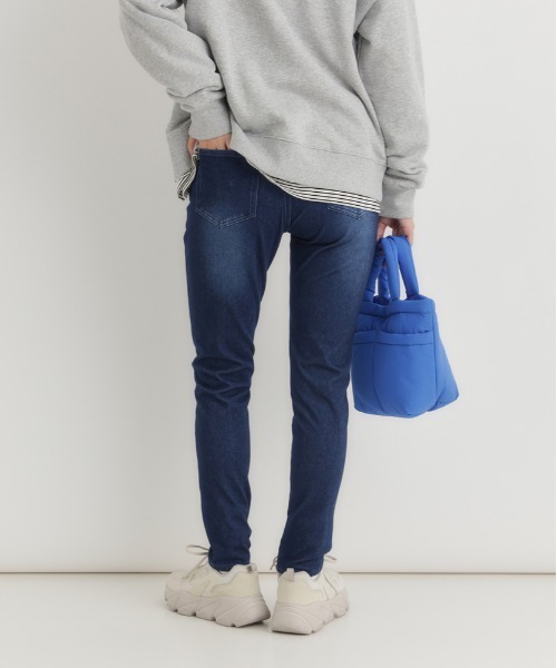 Right-on（ライトオン）の「【HONEYSUCKLE ROSE】ｎｏｂｅｅスキニーパンツ (ストレッチ / 美脚 / デニム)（デニムパンツ・レディース・ダークインディゴブルー・S/M/L/XL/XS）」の4枚目の写真