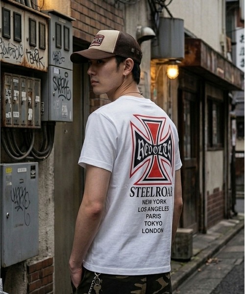 SPINNS（スピンズ）の「短丈クロスバックプリント半袖Tシャツ/ワンポイント（Tシャツ/カットソー・メンズ・ホワイト/ブラック/ブラック系その他/ウッドランド・ONESIZE）」の2枚目の写真