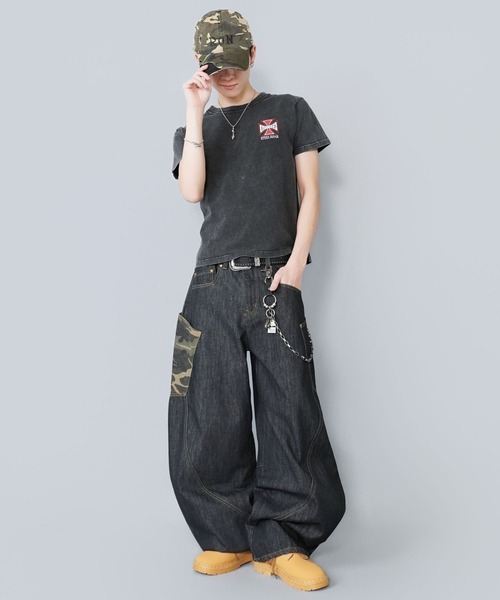 SPINNS（スピンズ）の「短丈クロスバックプリント半袖Tシャツ/ワンポイント（Tシャツ/カットソー・メンズ・ホワイト/ブラック/ブラック系その他/ウッドランド・ONESIZE）」の5枚目の写真