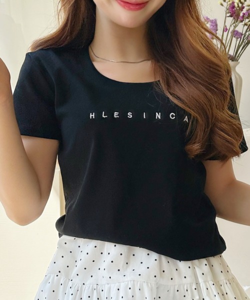 Ada.（エイダ）の「フロントミニ刺繍ロゴ サイドギャザーコンパクトＴシャツ（Tシャツ/カットソー・レディース・ホワイト/グレー/ブラック・FREE）」の2枚目の写真