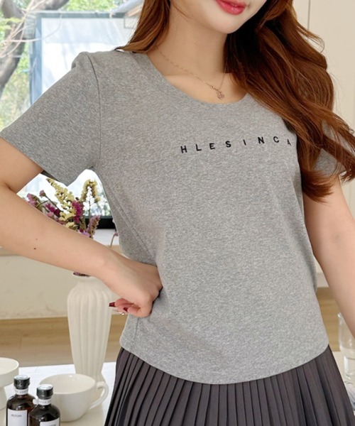 Ada.（エイダ）の「フロントミニ刺繍ロゴ サイドギャザーコンパクトＴシャツ（Tシャツ/カットソー・レディース・ホワイト/グレー/ブラック・FREE）」の11枚目の写真