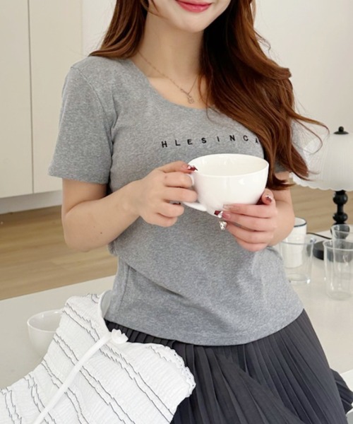 Ada.（エイダ）の「フロントミニ刺繍ロゴ サイドギャザーコンパクトＴシャツ（Tシャツ/カットソー・レディース・ホワイト/グレー/ブラック・FREE）」の15枚目の写真