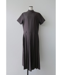 NOWNS（ナウンス）の「Celine | Pleats dress（ワンピース）」